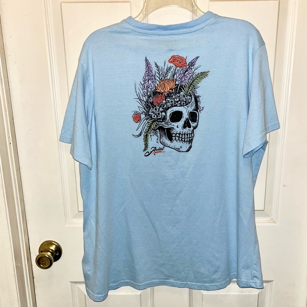 ARIAT Rebar Women’s Short Sleeve Skull Flowers Top. Sz XL.